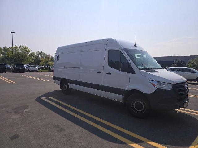  Salvage Mercedes-Benz Sprinter