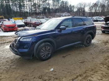  Salvage Nissan Pathfinder