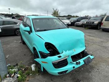  Salvage Porsche Cayenne