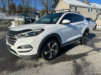  Salvage Hyundai TUCSON