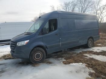  Salvage Mercedes-Benz Sprinter