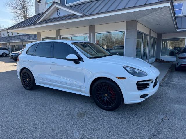  Salvage Porsche Cayenne