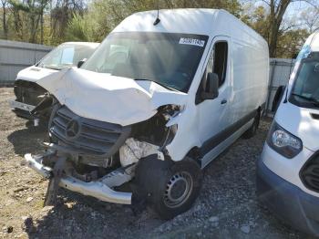  Salvage Mercedes-Benz Sprinter
