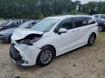  Salvage Toyota Sienna