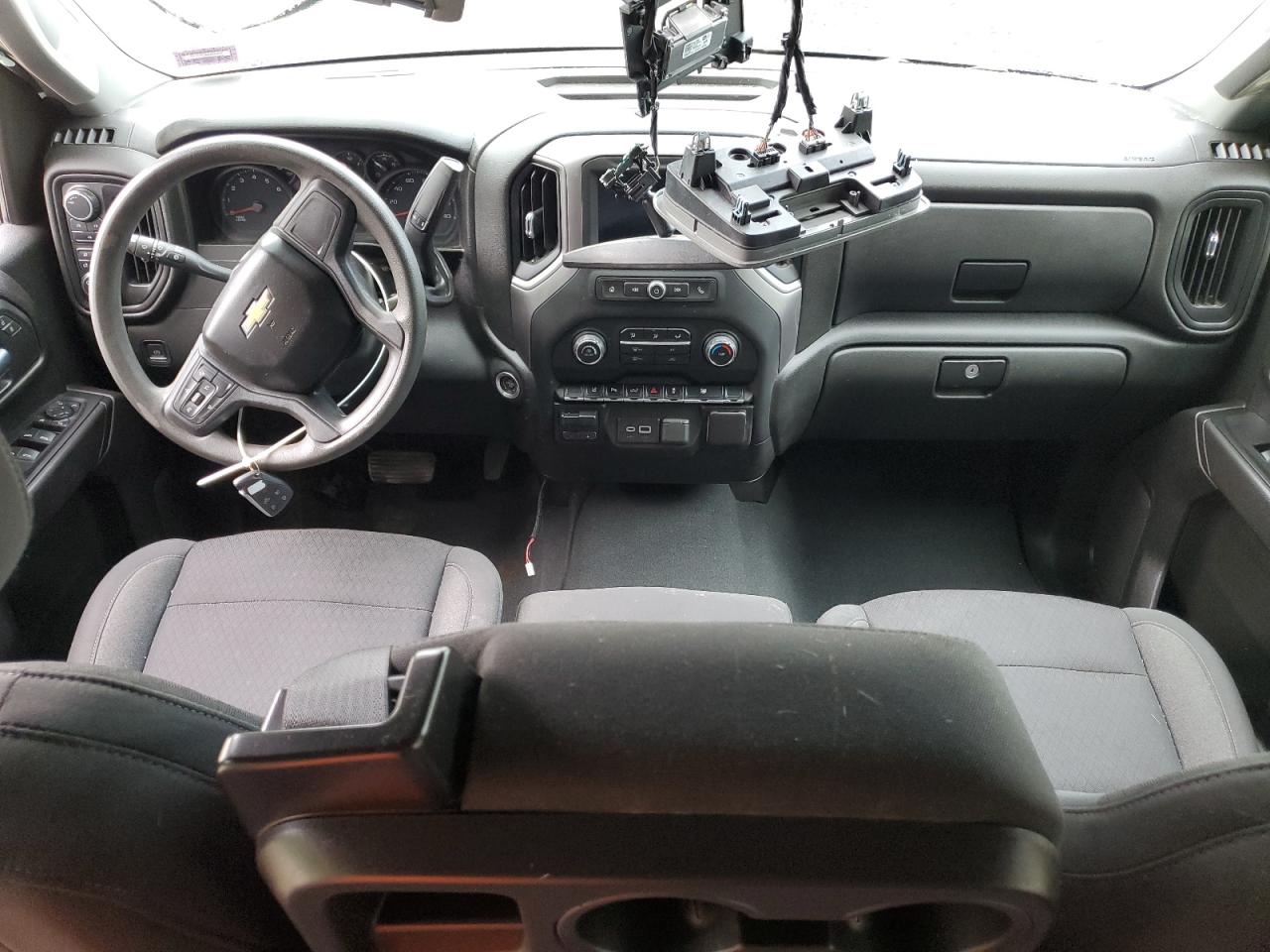 Chevrolet Silverado K2500 Custom Image 3