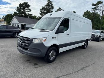 Salvage Mercedes-Benz Sprinter