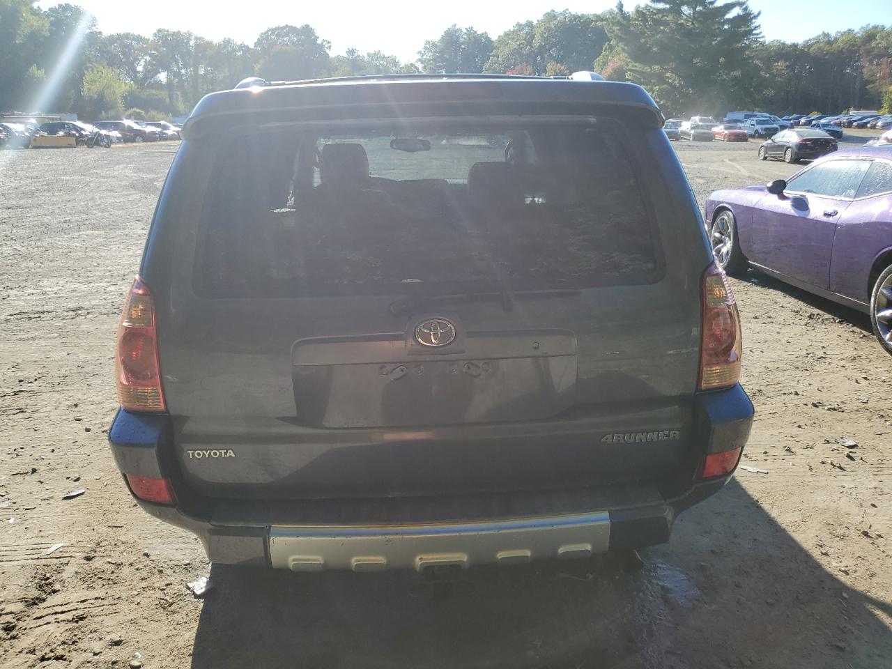 Toyota 4Runner Limited Image 6