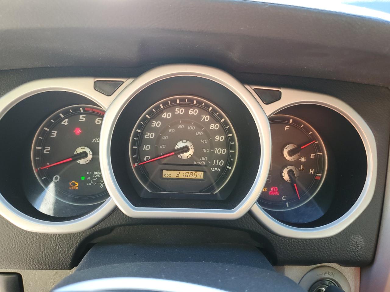 Toyota 4Runner Limited Image 8