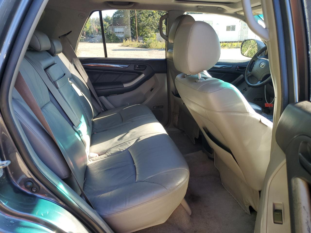 Toyota 4Runner Limited Image 2