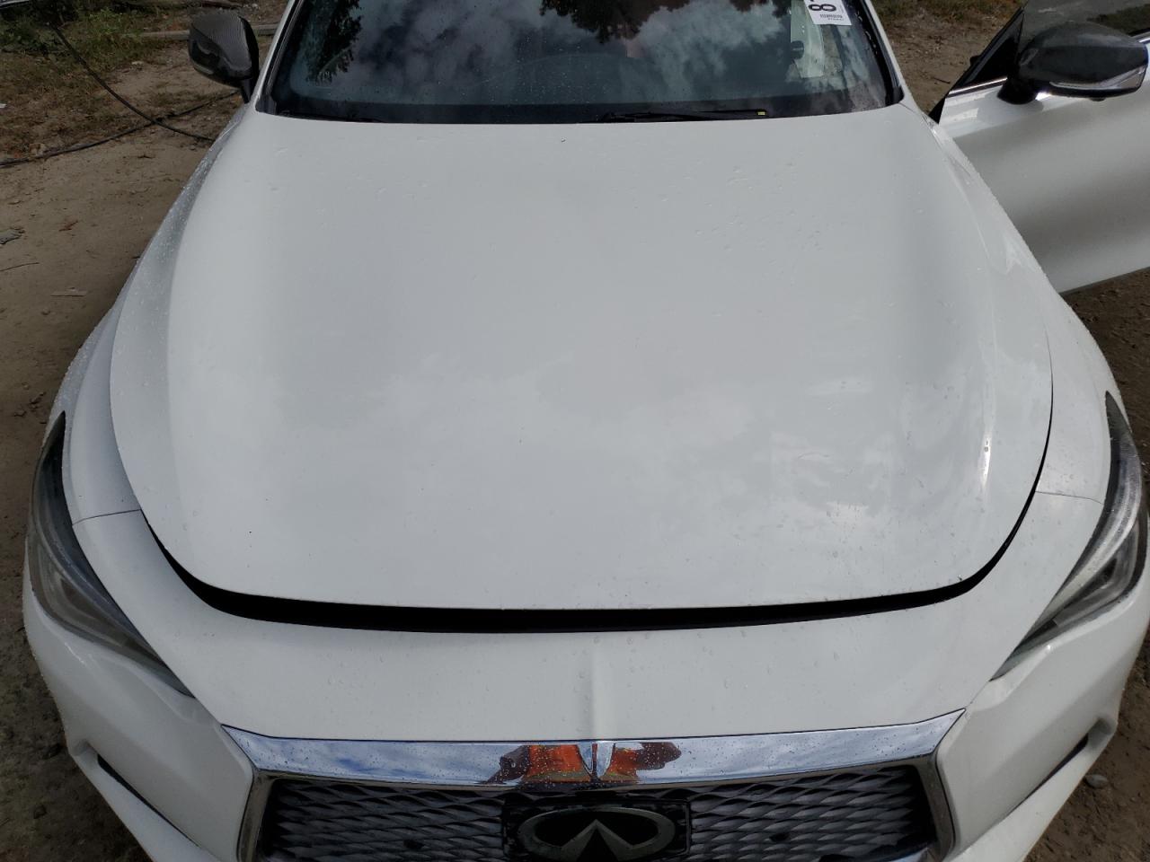 INFINITI Q60 Red Sport 400 Image 4