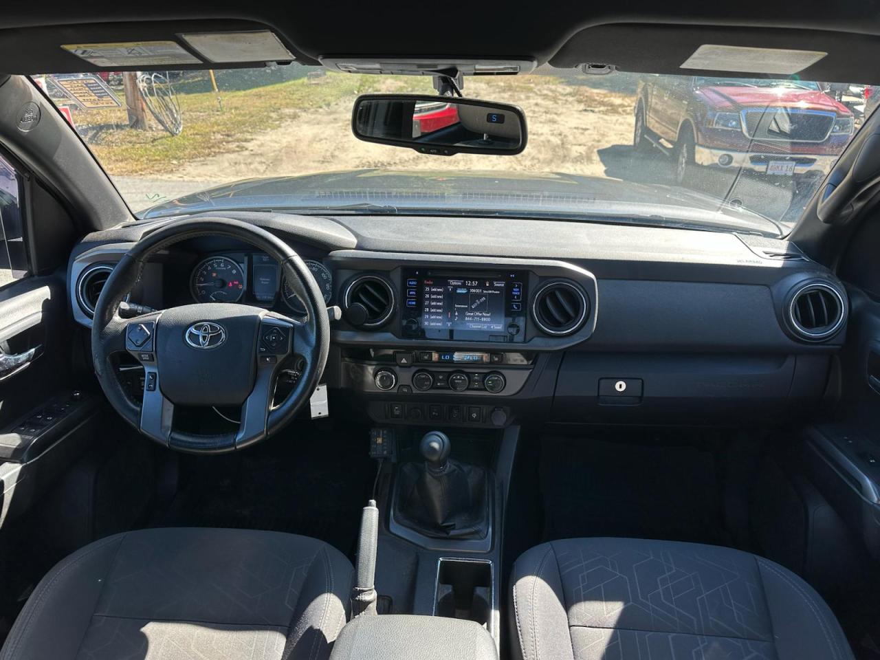 Toyota Tacoma Double Cab Image 9