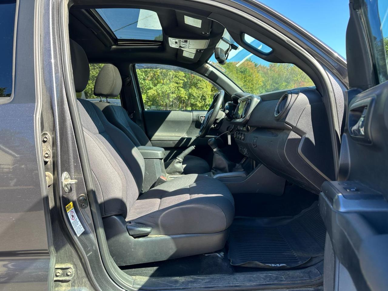 Toyota Tacoma Double Cab Image 4