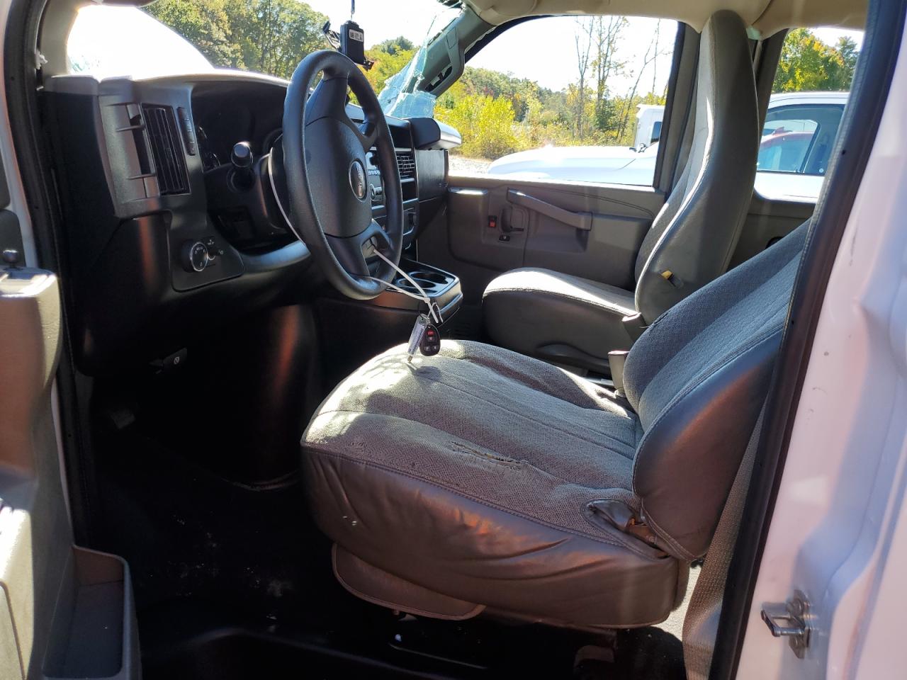 GMC Savana G3500 Lt Image 7