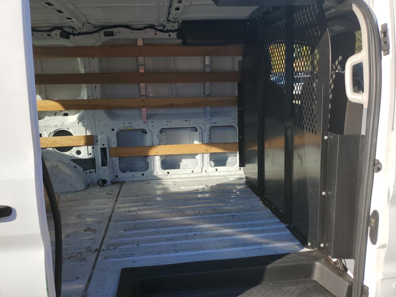 Ford Transit T-250 Image 6