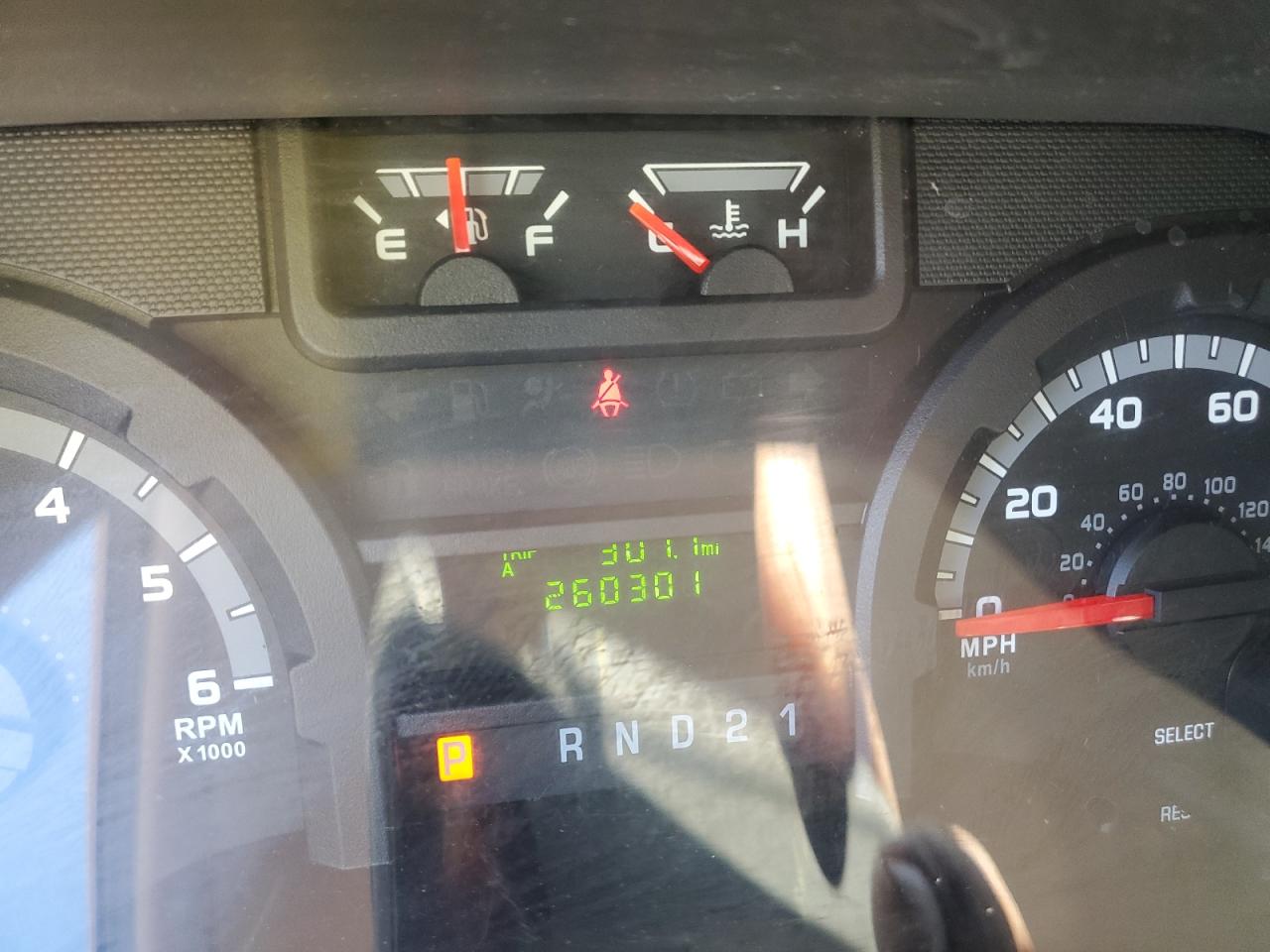 Ford Econoline E150 Van Image 7