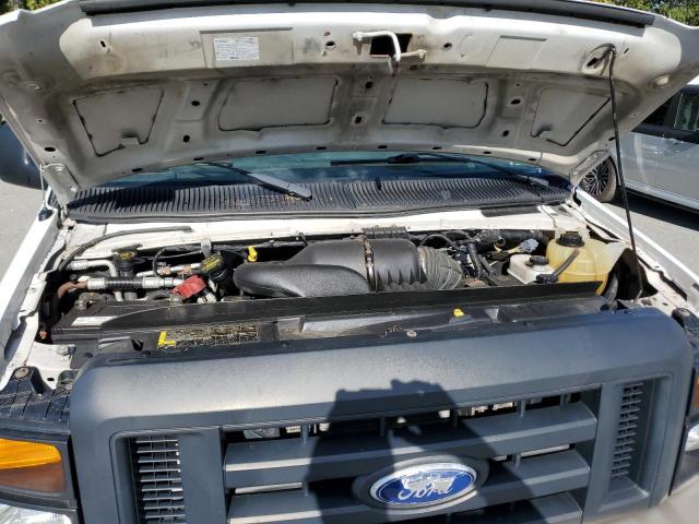 Ford Econoline E150 Van Image 8