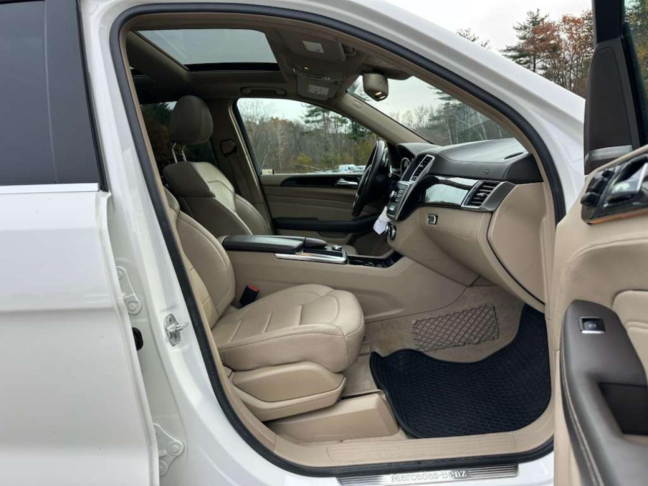 Mercedes-Benz M-Class 400 4matic Image 3