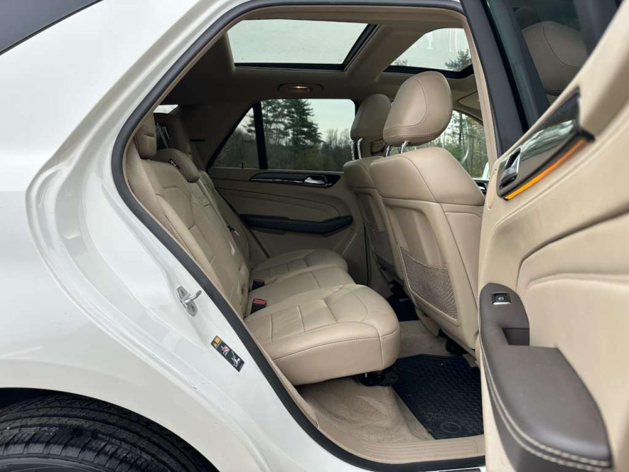 Mercedes-Benz M-Class 400 4matic Image 9