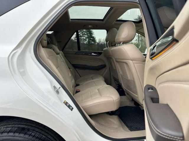 Mercedes-Benz M-Class 400 4matic Image 9