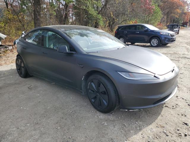 Tesla Model 3 Image 4
