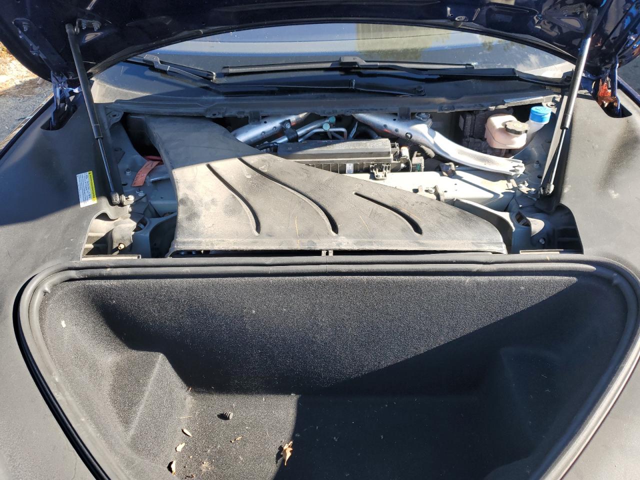 Tesla Model S Image 8