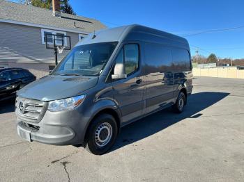  Salvage Mercedes-Benz Sprinter