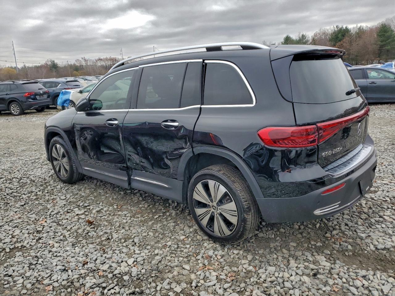 Mercedes-Benz EQB 250+ Image 2