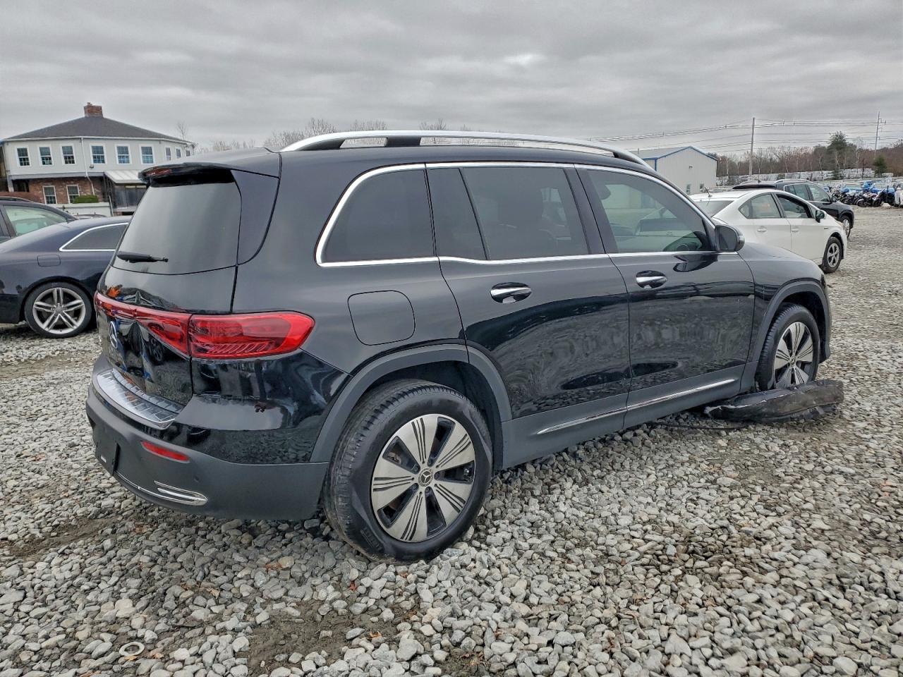 Mercedes-Benz EQB 250+ Image 10