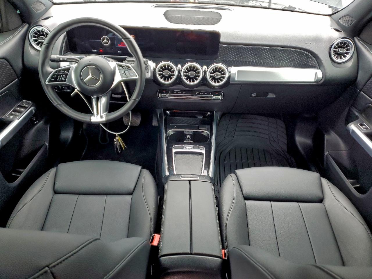 Mercedes-Benz EQB 250+ Image 4