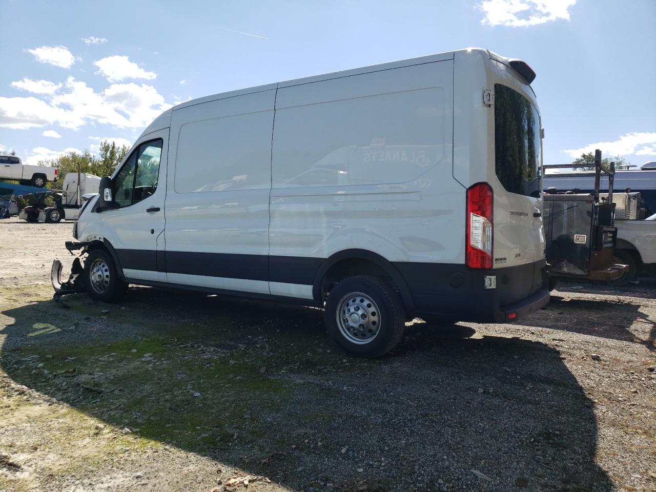 Ford Transit T-250 Image 4