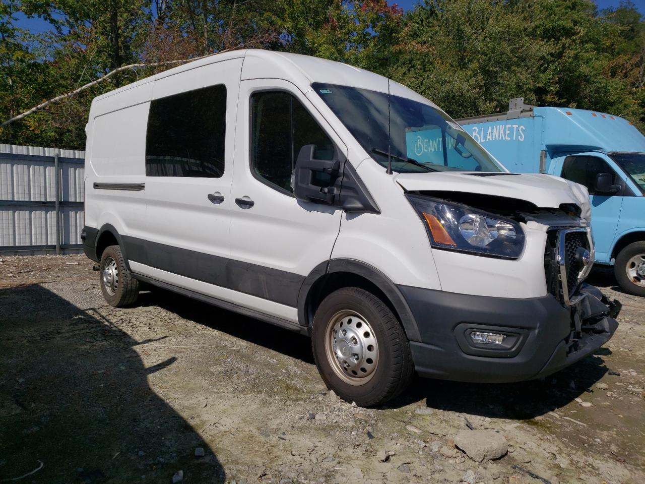 Ford Transit T-250 Image 2