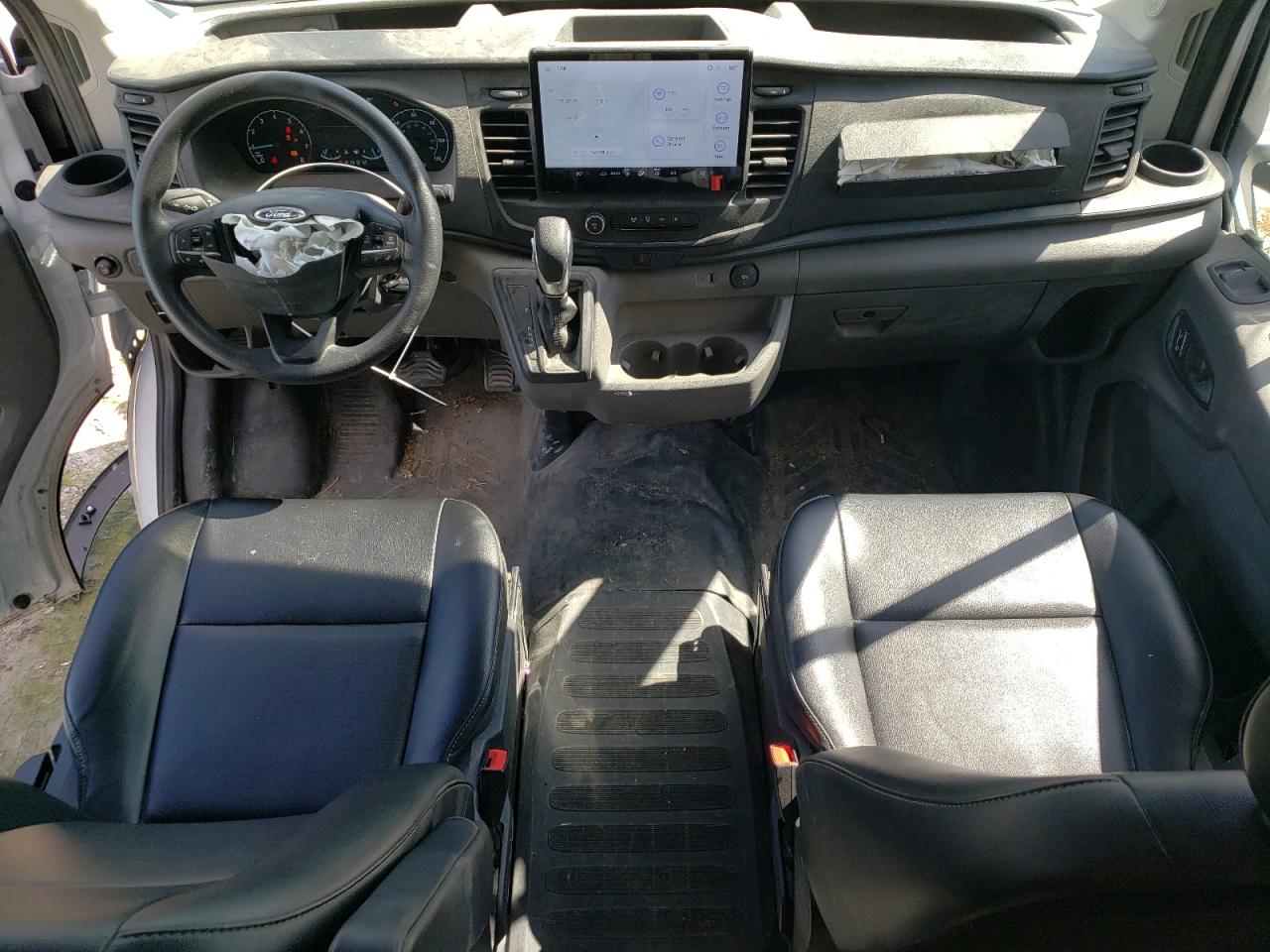 Ford Transit T-250 Image 13