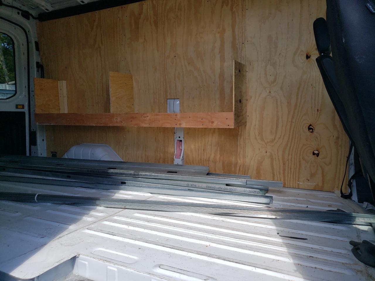 Ford Transit T-250 Image 6