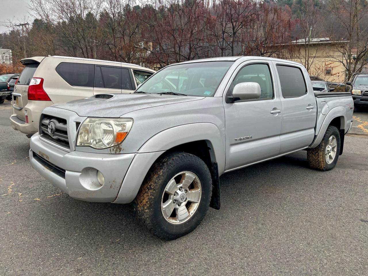 Toyota Tacoma Double Cab Image 8