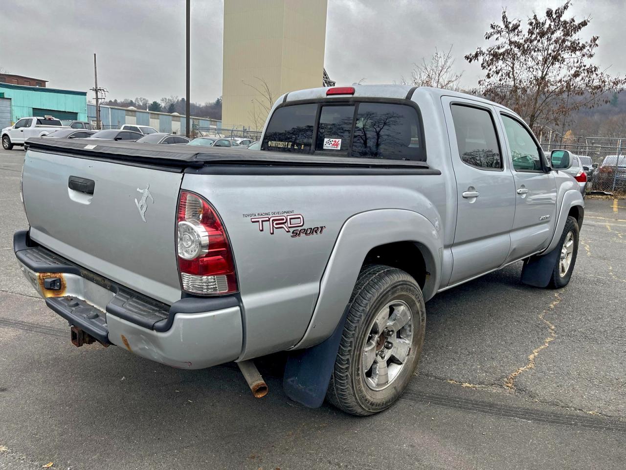 Toyota Tacoma Double Cab Image 4