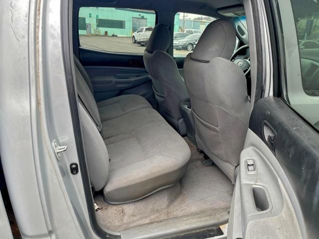 Toyota Tacoma Double Cab Image 2