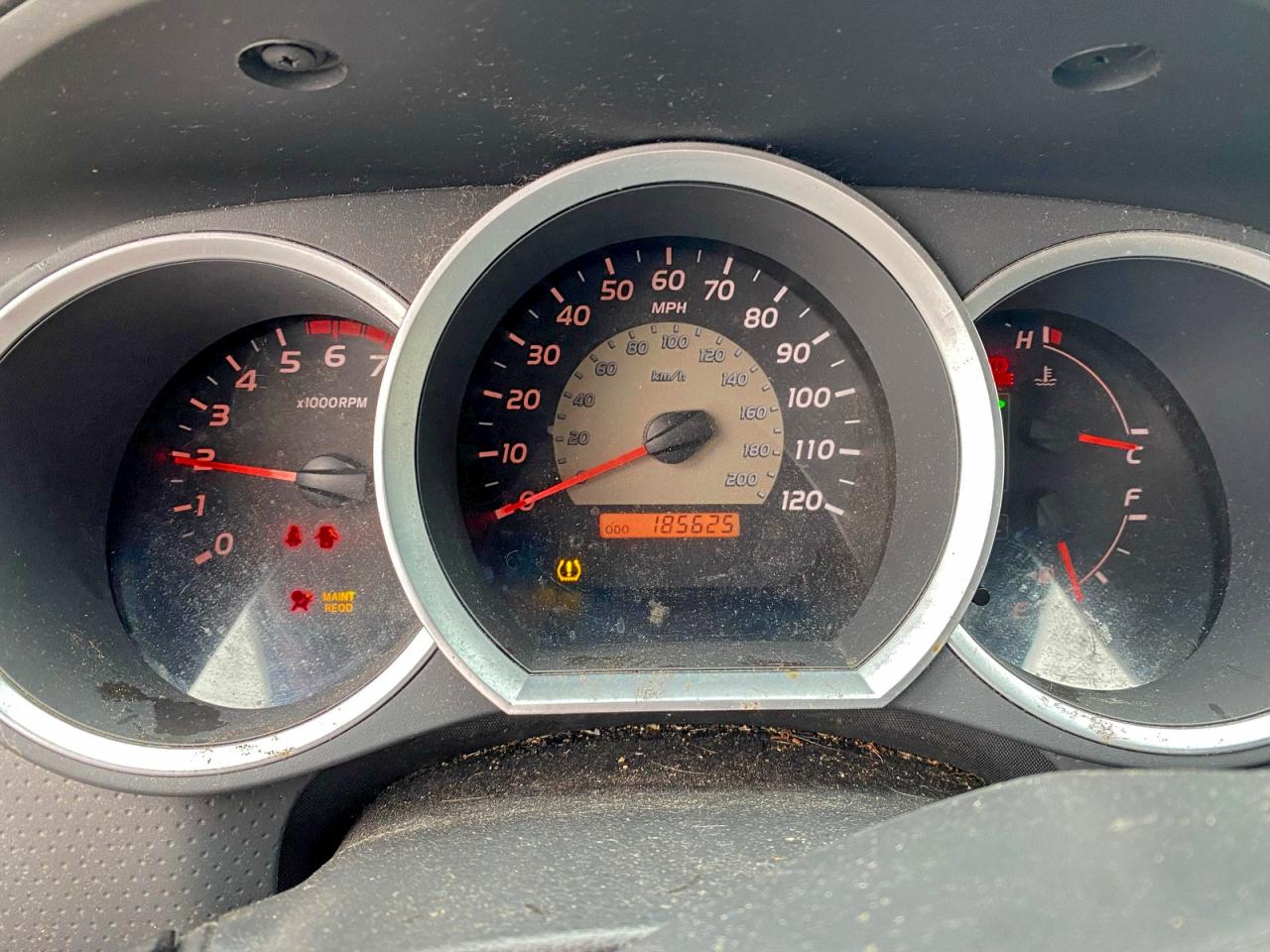 Toyota Tacoma Double Cab Image 3