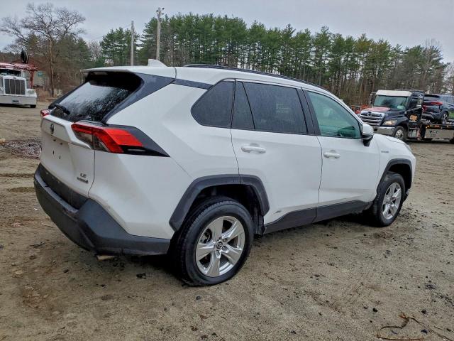 Toyota RAV4 Le Image 7