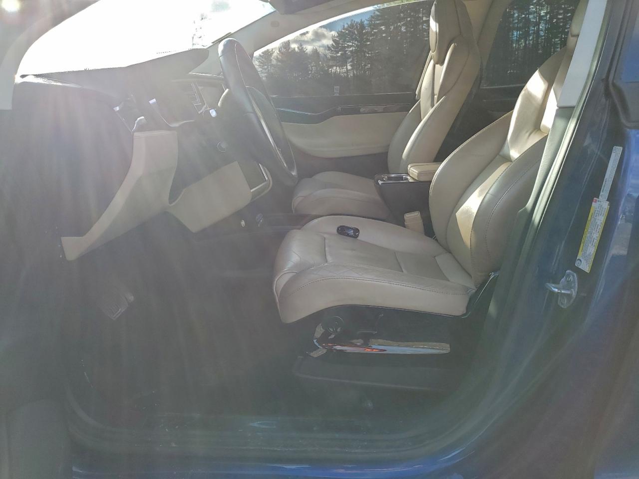 Tesla Model X Image 4