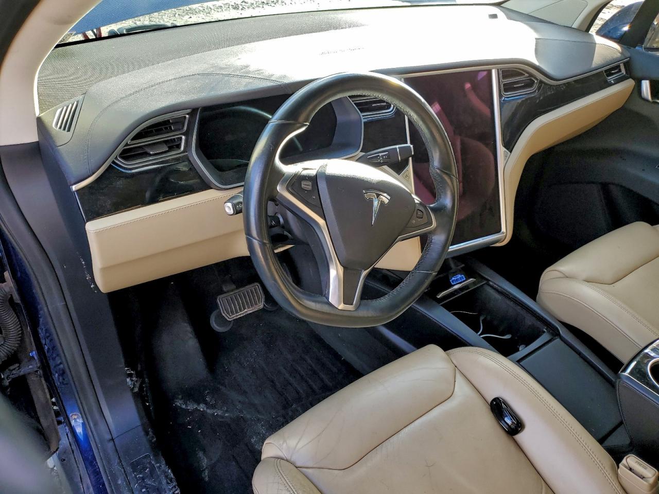 Tesla Model X Image 8
