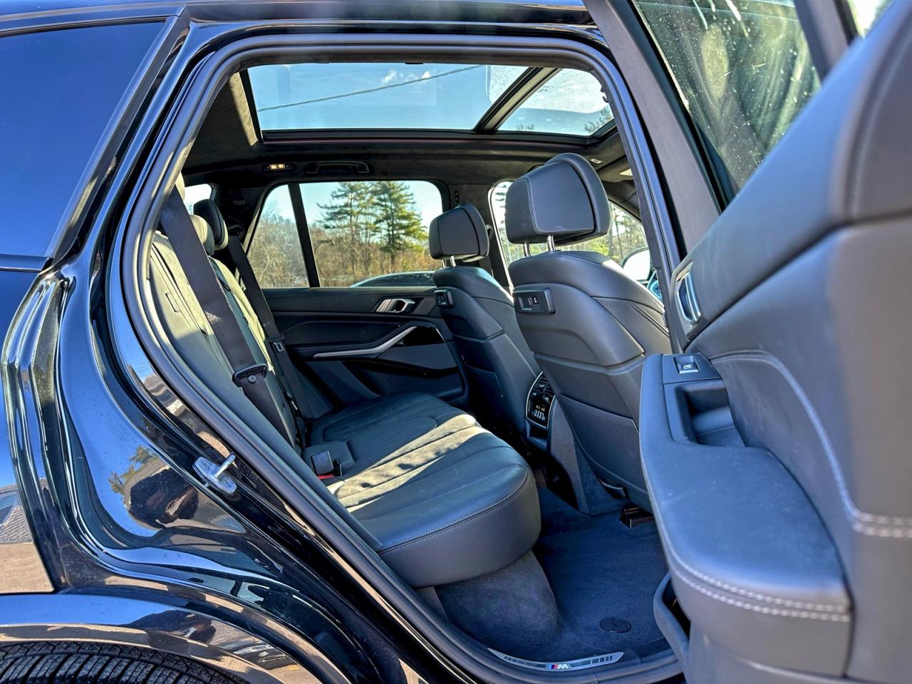 BMW X Series M50i Image 4