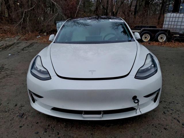 Tesla Model 3 Image 4