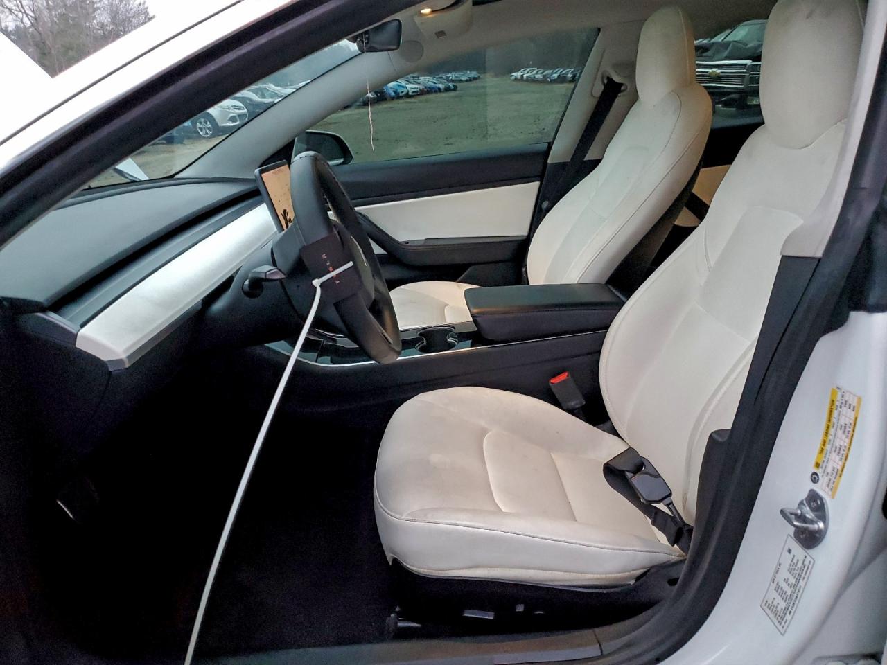 Tesla Model 3 Image 5