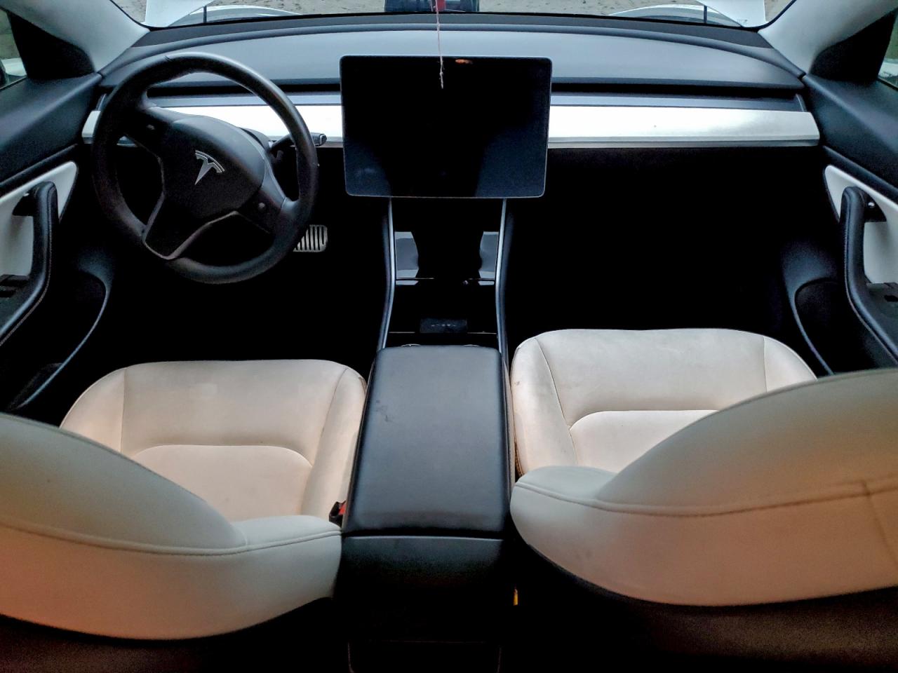 Tesla Model 3 Image 2