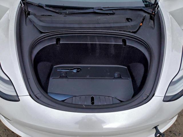 Tesla Model 3 Image 10