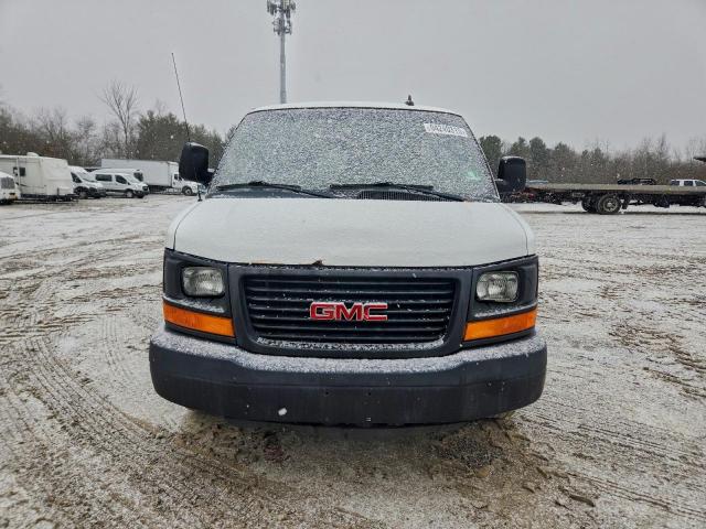 GMC Savana G3500 Ls Image 4