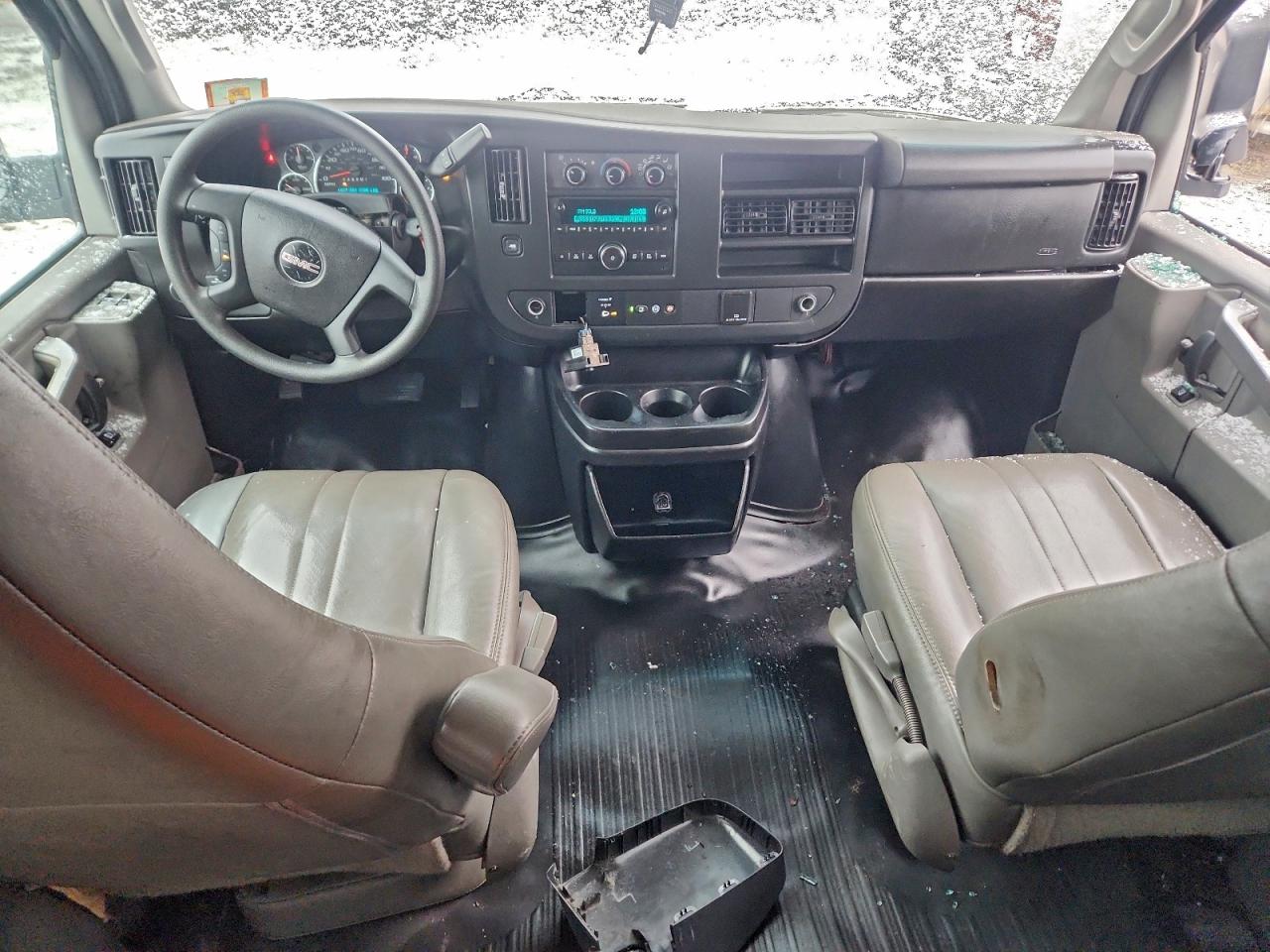 GMC Savana G3500 Ls Image 6