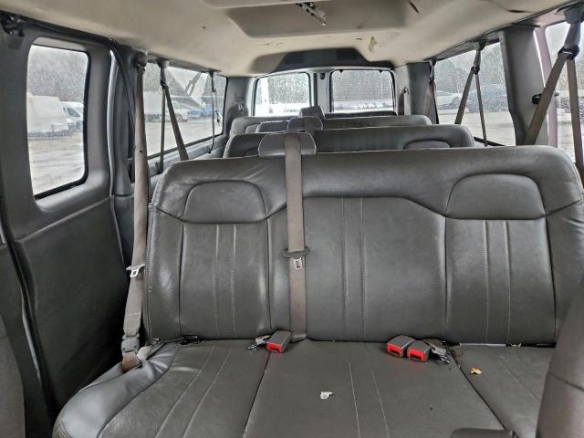 GMC Savana G3500 Ls Image 8