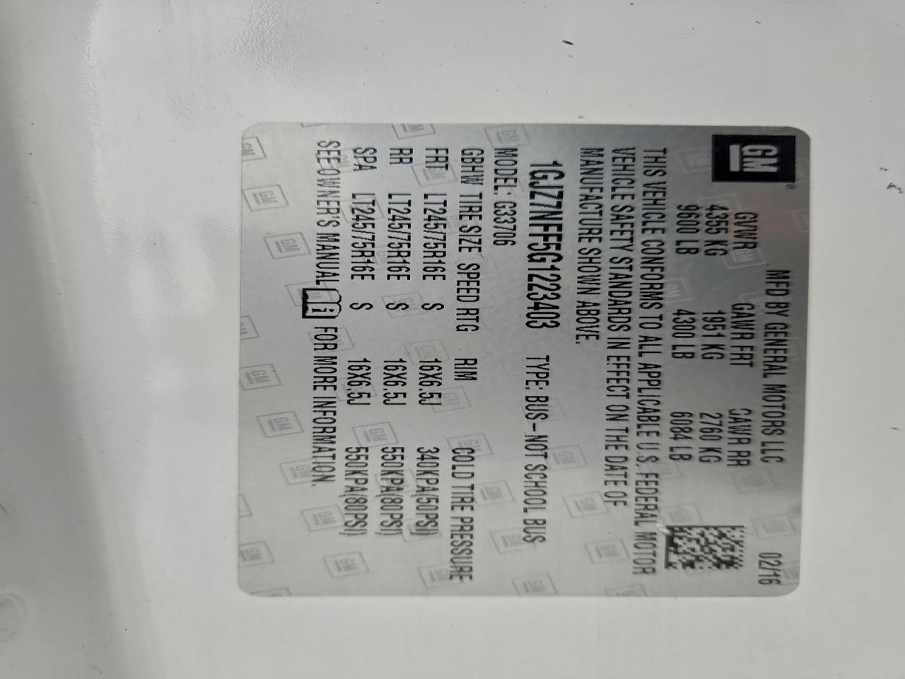 GMC Savana G3500 Ls Image 7