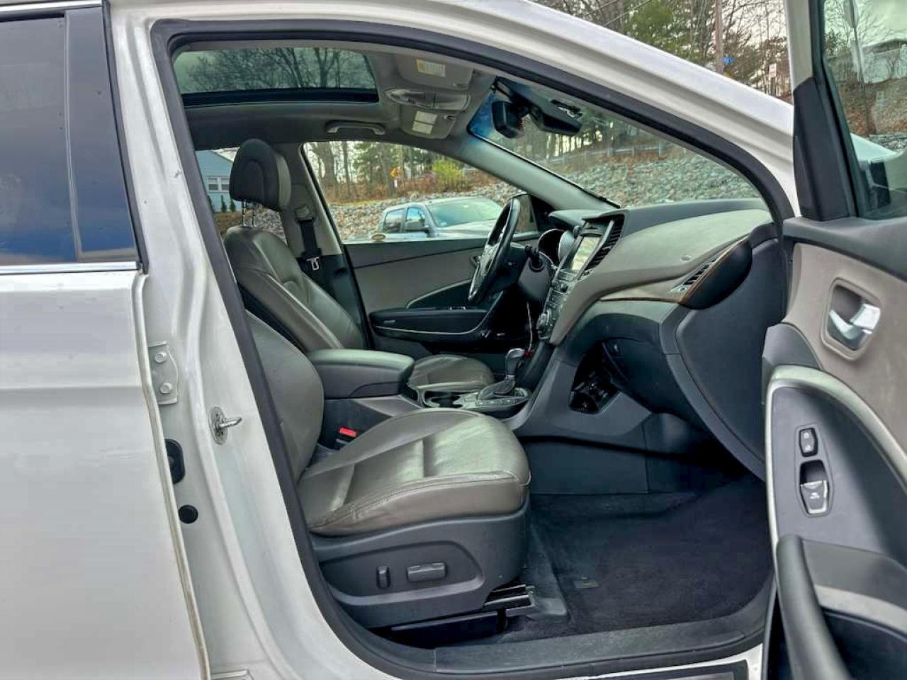 Hyundai SANTA FE Se Ultimate Image 9